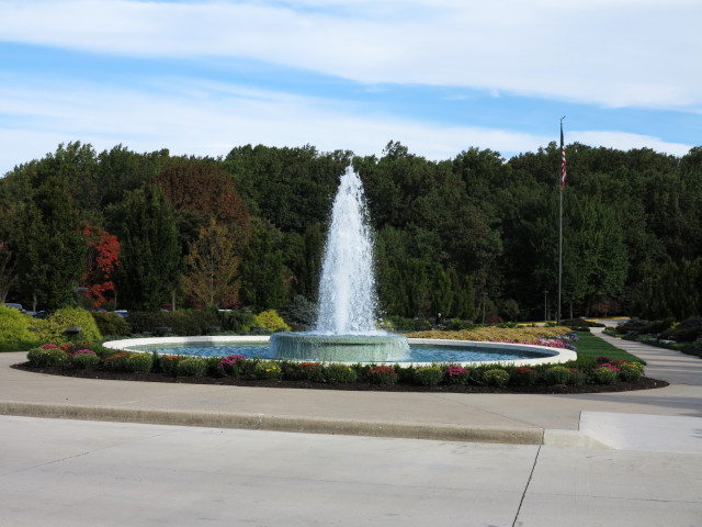 A fountain at the Washington Mormon Temple